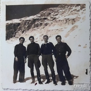 Abram Szul (drugi z lewej strony)