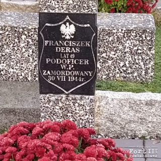Grób symboliczny Franciszka Deras na cmentarzu w Ciechanowie