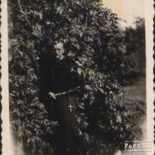 Zdjęcie Ojca z przyklasztornego ogrodu w Zakroczymiu - z 1942 r.