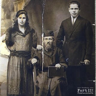 Josek Szul (z prawej strony)
