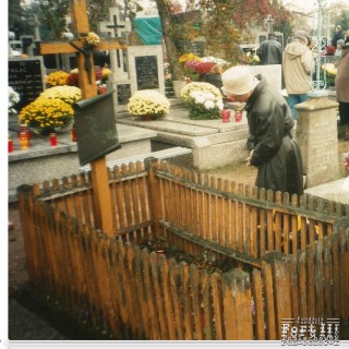 Zdjęcie grobu na Cmentarzu Parafialnym w Pomiechowie (istniał do ok. 2012 roku)