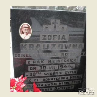 Grób Zofii Krauze (Krauzówny) na cmentarzu parafialnym w Zakroczymiu.