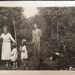 Andrzej Nowakowski z rodzicami i siostrą Elżbietą