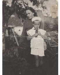 Edward Remliger z mamą Weroniką Remliger, Sochocin 1937 r.