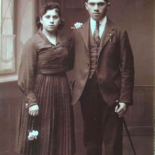 Od lewej: Golda Szul z bratem Shmuel Izchak
