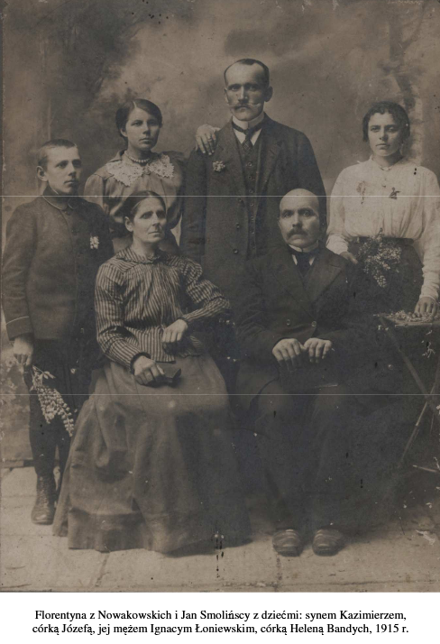 Józefa Łoniewska (druga z lewej strony)