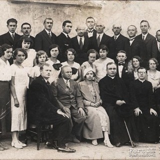Jan Bieniek z członkami chóru kościelnego działającego przy parafii pw. św. Michała Archanioła w Płońsku – 1937 r.