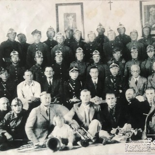 Zdjęcie sochocińskich strażaków –  wiosna/lato 1936 r. -Aleksander Wincenty Broniszewski-2 rząd od dołu, 3 osoba od lewej