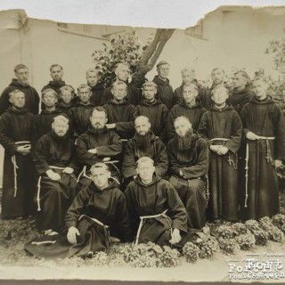 Ojciec Cyryl z pozostałymi zakonnikami - Łomża 1931 r.