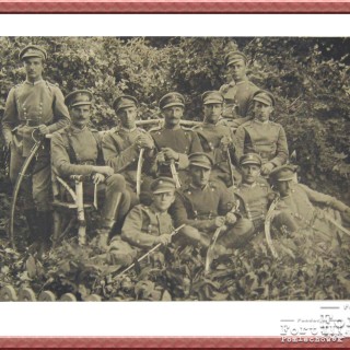 Zdjęcie Józefa Drozdowskiego jako żołnierza Legii Akademickiej (stoi pierwszy z lewej)