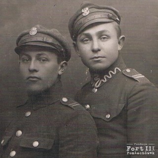 Aleksander Kawiecki - z prawej strony