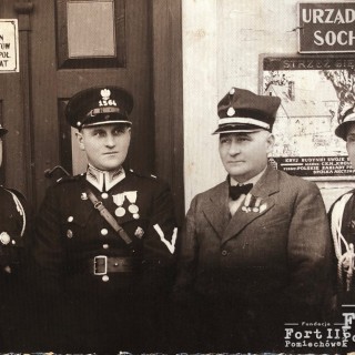 Albin Nowakowski (pierwszy z lewej)