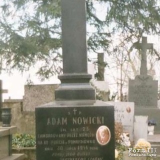 Grób Adama Nowickiego