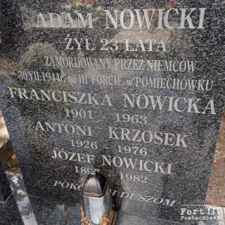 Grób Adama Nowickiego w Nowym Dworze Mazowieckim po remoncie.