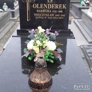 Grób symboliczny na cmentarzu w Imielnicy