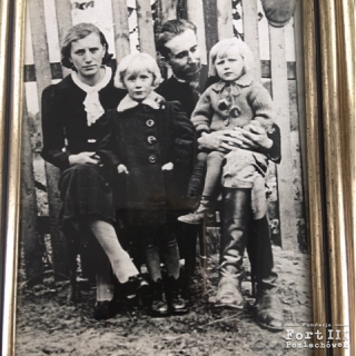 Mieczysław Zaniewski wraz z żoną i dziećmi