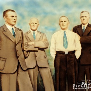 Na zdjęciu Józef Załęski wraz z braćmi. Od lewej- Jan Załęski( pseudonim wojenny "PECYNA"), Józef Załęski( "WAPNO"), Antoni Załęski("TORF"), Władysław(najstarszy z braci, wyjechał do Ameryki)