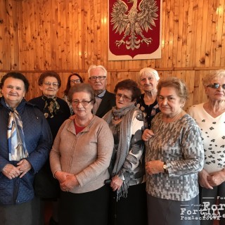 Spotkanie więźniów Fortu - 11.10.2019 roku. Pani Teresa Ślubowska w pierwszym rzędzie druga od lewej.